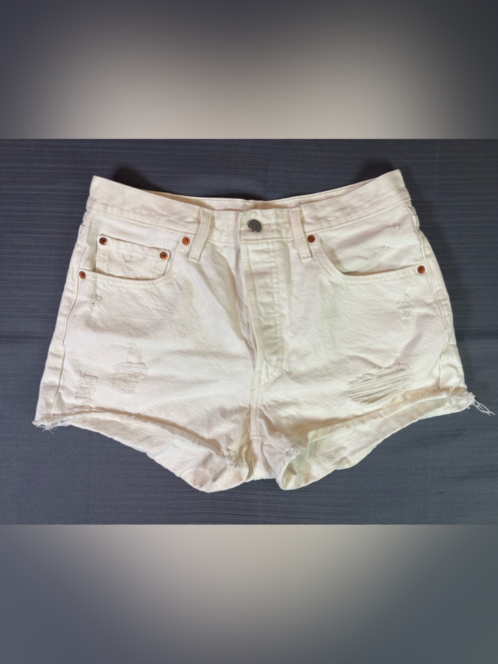 Levi’s Premium Distressed Denim Shorts Women’s W31 White Cutoff High Rise
